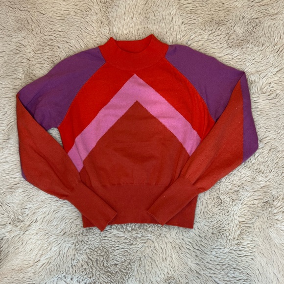 Deluc Crop Sweater - Picture 2 of 4